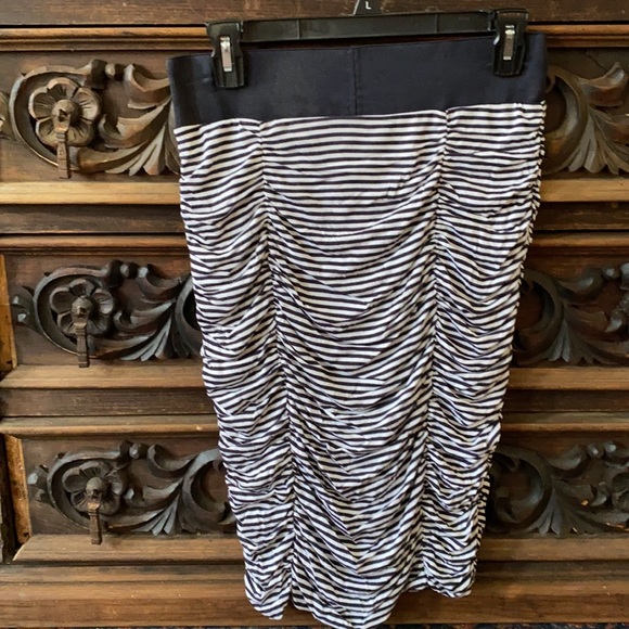 Striped Pencil skirt - Picture 6 of 9
